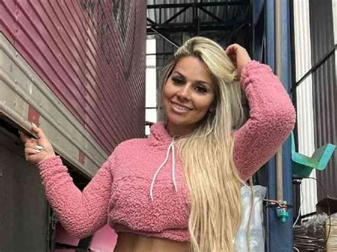 Sheila Bellaver posa nua e promete acabar com suspense de .